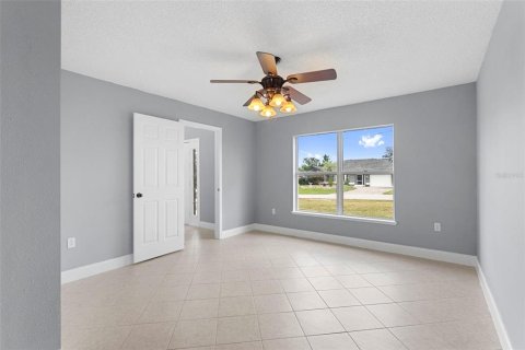 Casa en venta en Spring Hill, Florida, 4 dormitorios, 218.88 m2 № 2387463 - foto 14