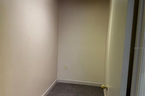 Propiedad comercial en alquiler en Gainesville, Florida, 185.8 m2 № 1917259 - foto 14