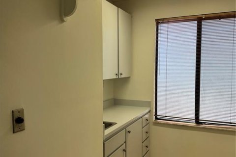 Propiedad comercial en alquiler en Gainesville, Florida, 185.8 m2 № 1917259 - foto 9