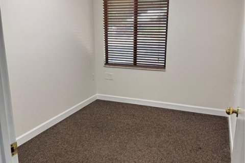 Propiedad comercial en alquiler en Gainesville, Florida, 185.8 m2 № 1917259 - foto 12