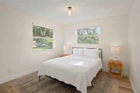 House in New Smyrna Beach, Florida 3 bedrooms, 147.16 sq.m. № 2427295 - photo 30