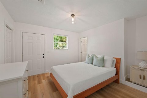 House in New Smyrna Beach, Florida 3 bedrooms, 147.16 sq.m. № 2427295 - photo 24
