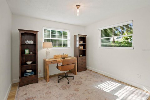 House in New Smyrna Beach, Florida 3 bedrooms, 147.16 sq.m. № 2427295 - photo 28