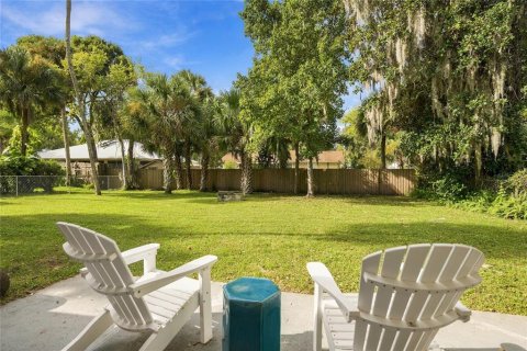House in New Smyrna Beach, Florida 3 bedrooms, 147.16 sq.m. № 2427295 - photo 10