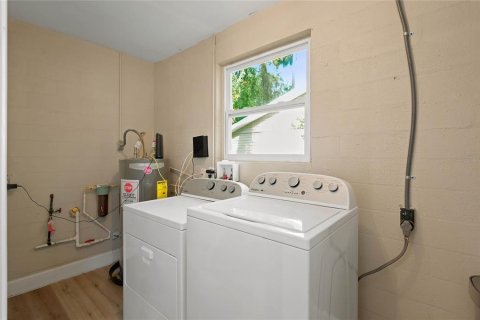 House in New Smyrna Beach, Florida 3 bedrooms, 147.16 sq.m. № 2427295 - photo 12