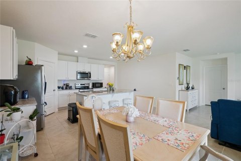 Casa en venta en Deltona, Florida, 4 dormitorios, 170.57 m2 № 2310889 - foto 11