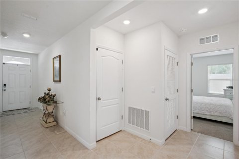 Casa en venta en Deltona, Florida, 4 dormitorios, 170.57 m2 № 2310889 - foto 4
