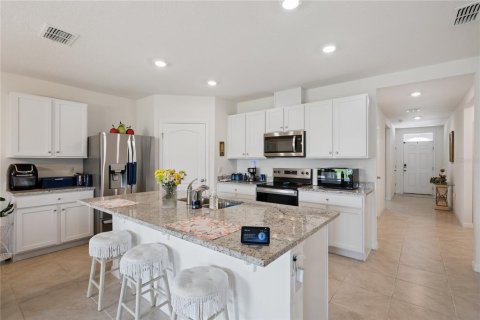 Casa en venta en Deltona, Florida, 4 dormitorios, 170.57 m2 № 2310889 - foto 8