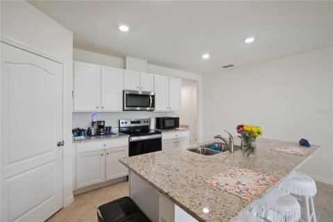 Casa en venta en Deltona, Florida, 4 dormitorios, 170.57 m2 № 2310889 - foto 9