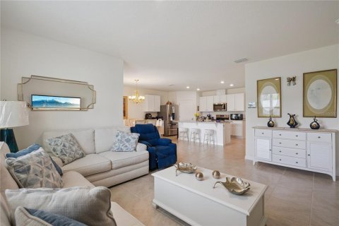 Casa en venta en Deltona, Florida, 4 dormitorios, 170.57 m2 № 2310889 - foto 5