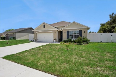 Casa en venta en Deltona, Florida, 4 dormitorios, 170.57 m2 № 2310889 - foto 2