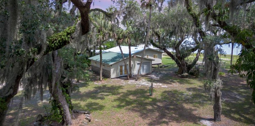 Casa en Geneva, Florida 3 dormitorios, 208.75 m2 № 1757976