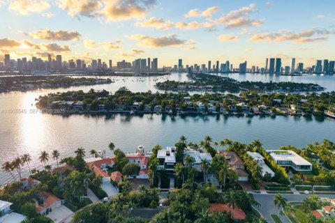 Casa en alquiler en Miami Beach, Florida, 6 dormitorios, 483.09 m2 № 2152551 - foto 10