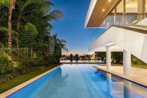 Casa en alquiler en Miami Beach, Florida, 6 dormitorios, 483.09 m2 № 2152551 - foto 3