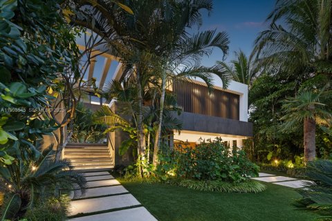 Casa en alquiler en Miami Beach, Florida, 6 dormitorios, 483.09 m2 № 2152551 - foto 8
