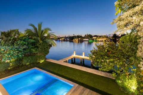 Casa en alquiler en Miami Beach, Florida, 6 dormitorios, 483.09 m2 № 2152551 - foto 5