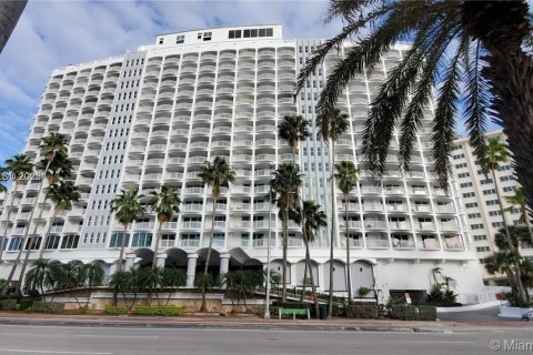 Copropriété à louer à Miami Beach, Floride: 1 chambre, 91.04 m2 № 1943373 - photo 1