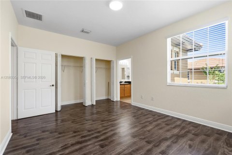 Touwnhouse à louer à Pembroke Pines, Floride: 3 chambres, 154.22 m2 № 2346860 - photo 17