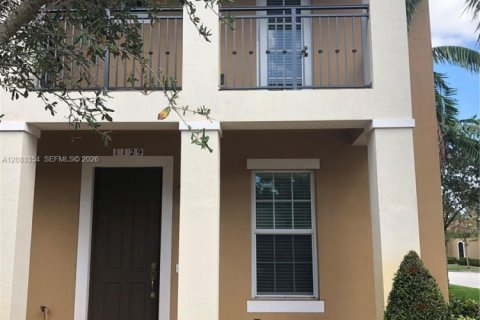 Touwnhouse à louer à Pembroke Pines, Floride: 3 chambres, 154.22 m2 № 2346860 - photo 2