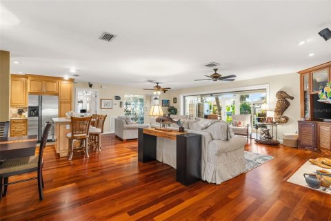 Villa ou maison à vendre à Palmetto, Floride: 3 chambres, 219.99 m2 № 2398663 - photo 9
