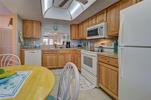 Condo in Englewood, Florida, 2 bedrooms  № 1532154 - photo 12