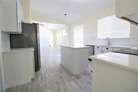 House in Windermere, Florida 3 bedrooms, 173.36 sq.m. № 2217629 - photo 10