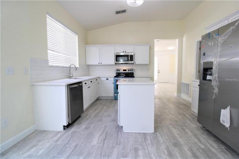 House in Windermere, Florida 3 bedrooms, 173.36 sq.m. № 2217629 - photo 12