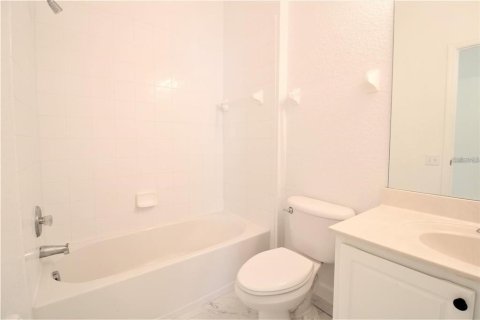House in Windermere, Florida 3 bedrooms, 173.36 sq.m. № 2217629 - photo 30