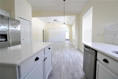 House in Windermere, Florida 3 bedrooms, 173.36 sq.m. № 2217629 - photo 11