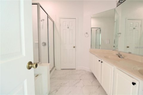 House in Windermere, Florida 3 bedrooms, 173.36 sq.m. № 2217629 - photo 25