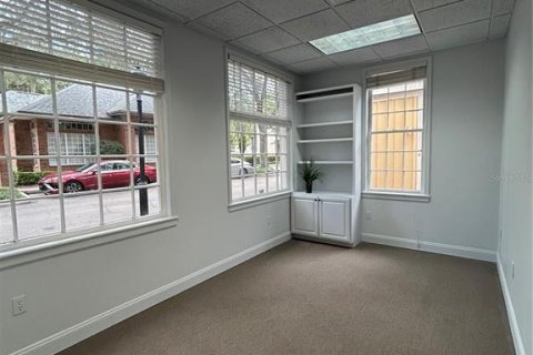 Propiedad comercial en alquiler en Gainesville, Florida, 160.54 m2 № 1918840 - foto 4