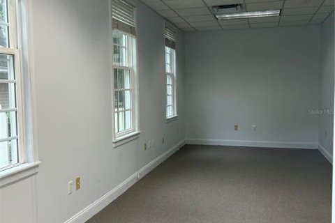 Propiedad comercial en alquiler en Gainesville, Florida, 160.54 m2 № 1918840 - foto 5