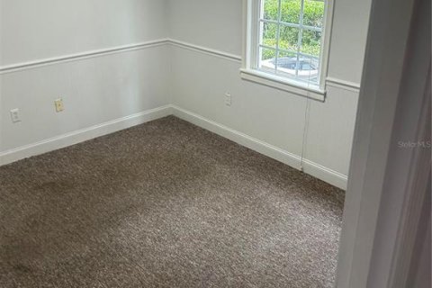 Propiedad comercial en alquiler en Gainesville, Florida, 160.54 m2 № 1918840 - foto 8
