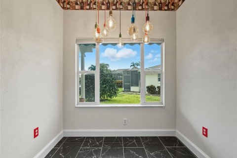 House in Bradenton, Florida 3 bedrooms, 269.79 sq.m. № 1903099 - photo 13