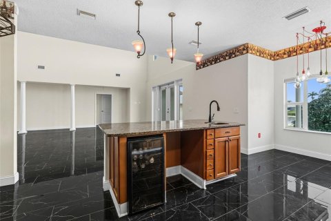 House in Bradenton, Florida 3 bedrooms, 269.79 sq.m. № 1903099 - photo 10
