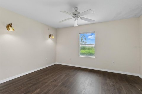 House in Bradenton, Florida 3 bedrooms, 269.79 sq.m. № 1903099 - photo 24