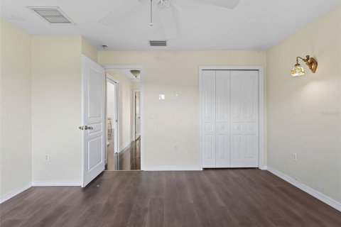 House in Bradenton, Florida 3 bedrooms, 269.79 sq.m. № 1903099 - photo 28