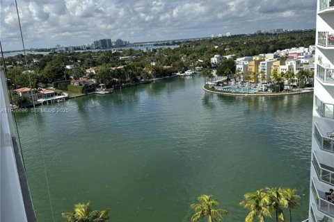 Copropriété à louer à Miami Beach, Floride: 1 chambre, 79.43 m2 № 1986644 - photo 3