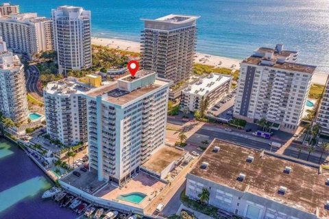 Copropriété à louer à Miami Beach, Floride: 1 chambre, 79.43 m2 № 1986644 - photo 1