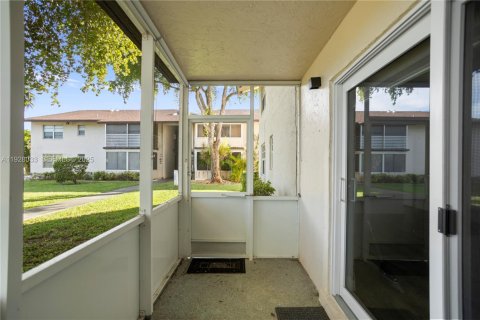 Condo in Margate, Florida, 1 bedroom  № 1988323 - photo 27