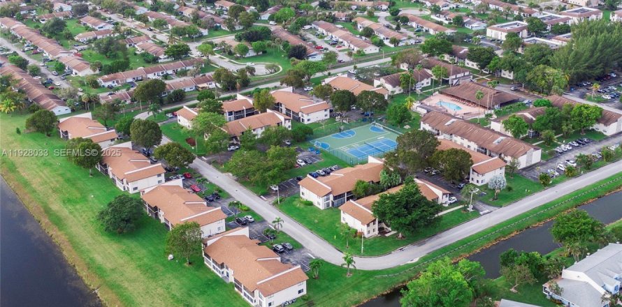 Condo in Margate, Florida, 1 bedroom  № 1988323