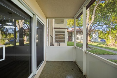 Condo in Margate, Florida, 1 bedroom  № 1988323 - photo 30