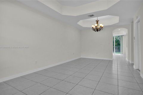 Купить таунхаус в Майами, Флорида 3 спальни, 158.86м2, № 1965557 - фото 3