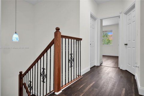 Купить таунхаус в Майами, Флорида 3 спальни, 158.86м2, № 1965557 - фото 7