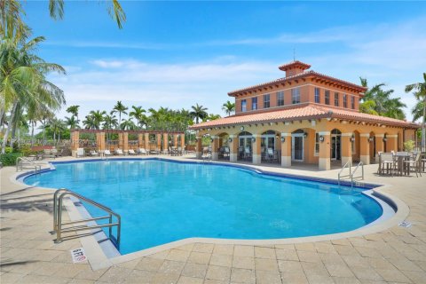 Купить таунхаус в Майами, Флорида 3 спальни, 158.86м2, № 1965557 - фото 16