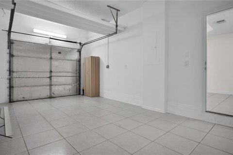 Купить таунхаус в Майами, Флорида 3 спальни, 158.86м2, № 1965557 - фото 15