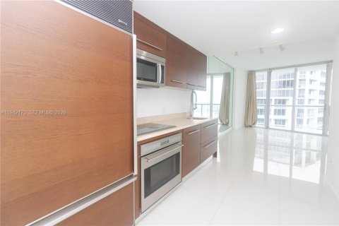 Condo in Miami, Florida, 1 bedroom  № 1999479