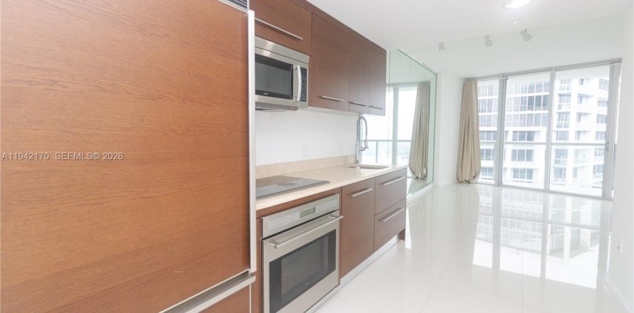 Condo in Miami, Florida, 1 bedroom  № 1999479