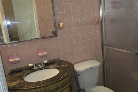 Снять в аренду виллу или дом в Халландейл-Бич, Флорида 197.97м2, № 1988227 - фото 6