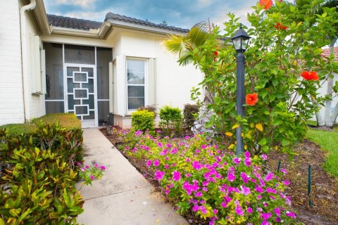 Villa ou maison à vendre à Lake Worth, Floride: 2 chambres, 157.93 m2 № 2190995 - photo 2